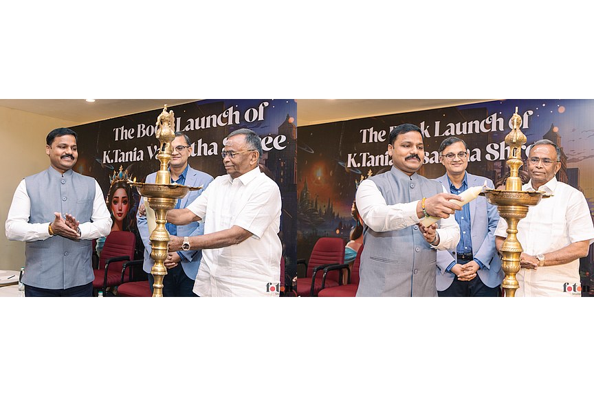 Dignitaries lighting the lamp